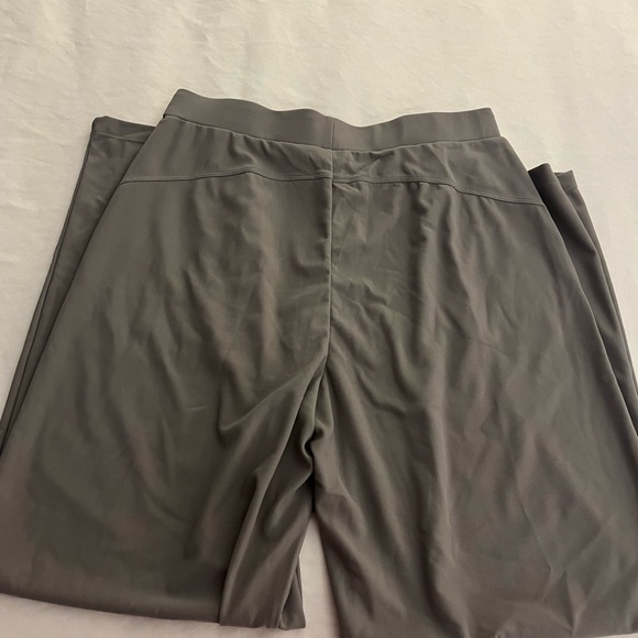 Halara • Flex High Waisted body sculpt waist slimming side pocket wide leg pant - Picture 8 of 9